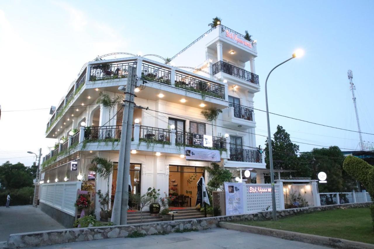 Bich Ngoan Hotel Tra Vinh Exterior photo