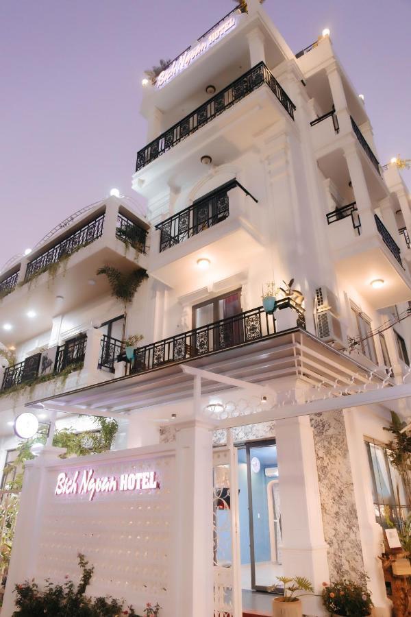 Bich Ngoan Hotel Tra Vinh Exterior photo