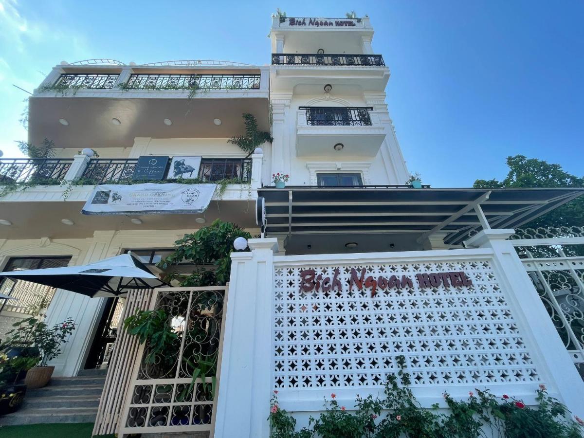 Bich Ngoan Hotel Tra Vinh Exterior photo