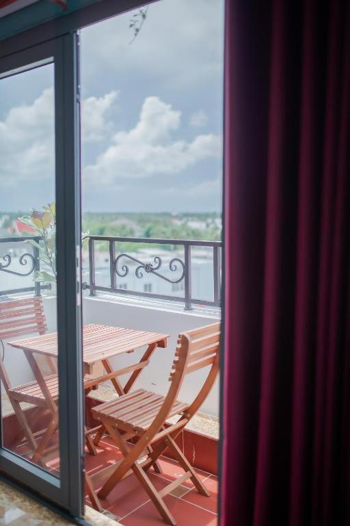 Bich Ngoan Hotel Tra Vinh Exterior photo