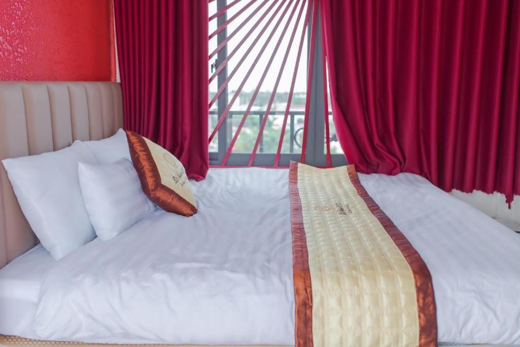 Bich Ngoan Hotel Tra Vinh Exterior photo